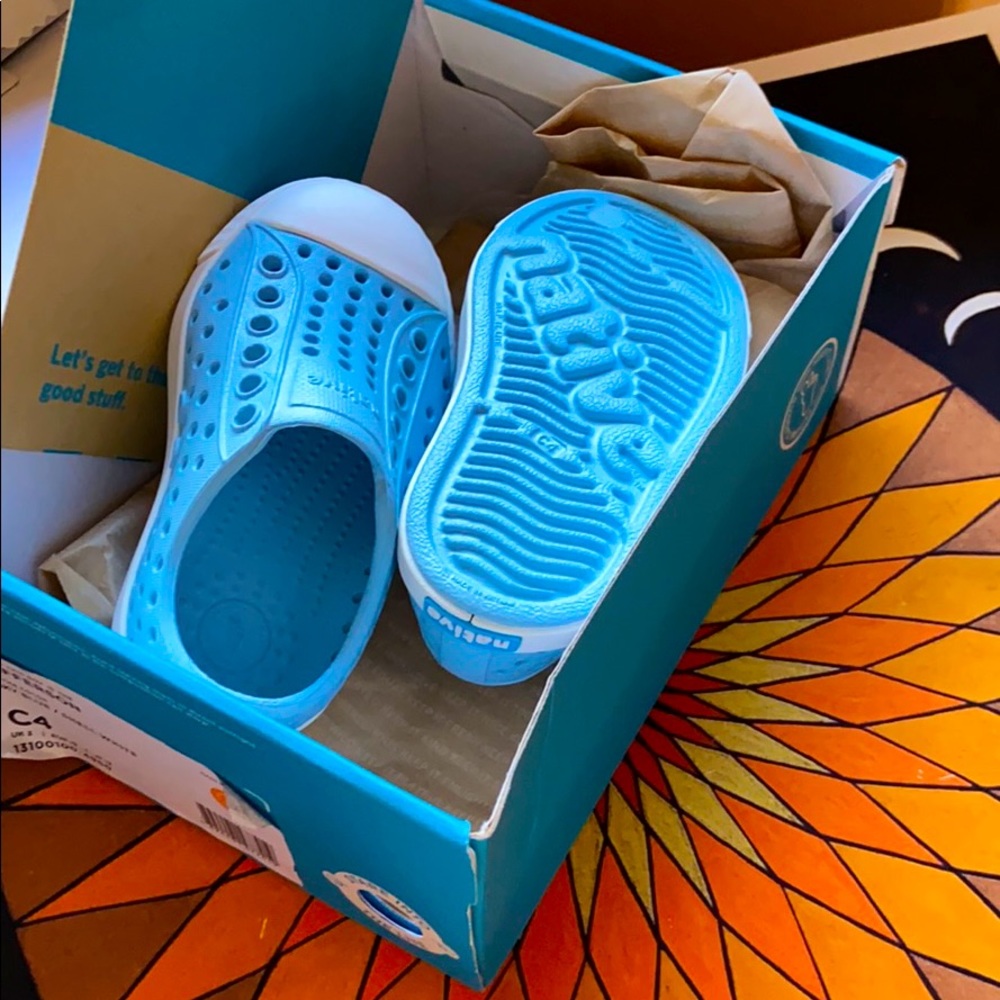 Native Kids Shoes size C4